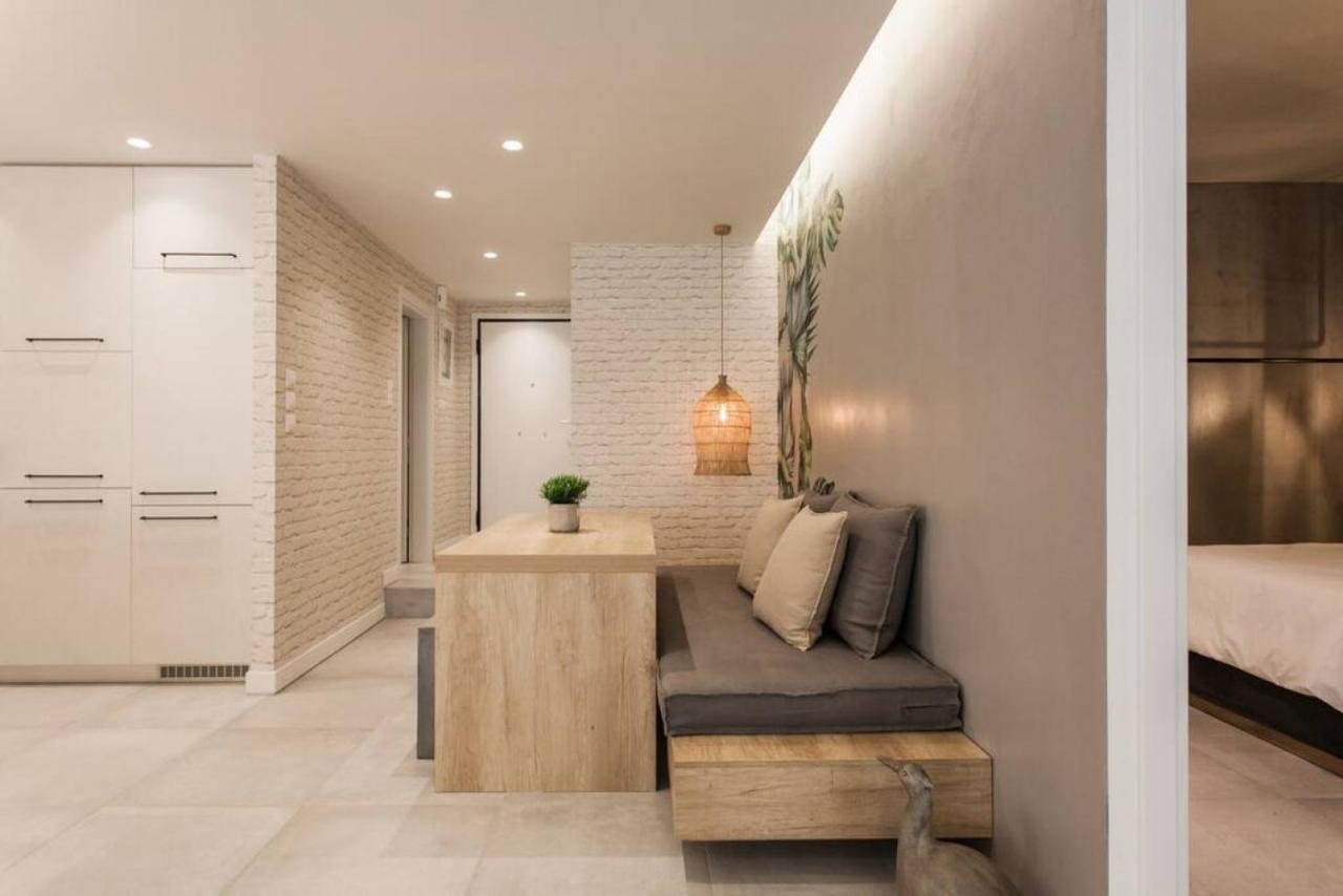Chic Apartment - Strolling To The Athenian Streets Atenas Exterior foto